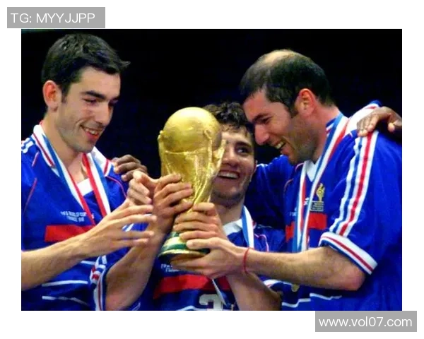 法国足球明星的辉煌历程与国际赛场上的传奇表现 法国足球明星的辉煌历程与国际赛场上的传奇表现